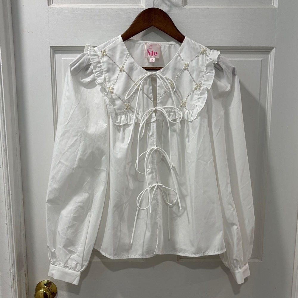 So Me The Charming Blouse Tie Front Pearl Detail Size Small White Boho - Picture 3 of 8